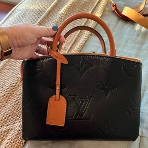 Handbag new black no brand